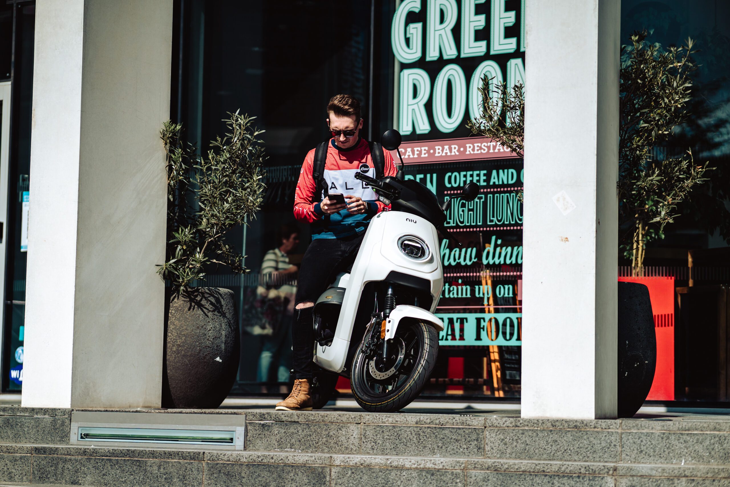 NIU scooter eléctrico movilidad sostenible